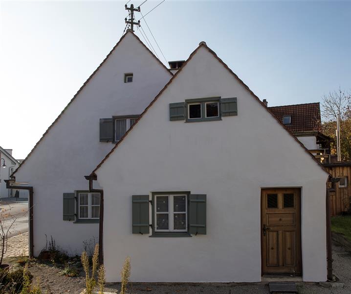 "Weberhäusl": Greddachhaus (Dachstuhl von 1705) ehem. Kleinbauernhaus mit Austragsstüberl-Anbau  - Ostansicht