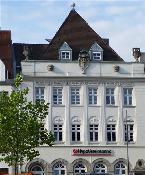 Bankgebäude von 1919 - Baustil des Historismus, "Jugendstil-Barock"