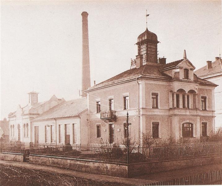 Schulstr. 13: Amperwerke (1908) mit Direktorenvilla (1898) - Foto: Stadtarchiv